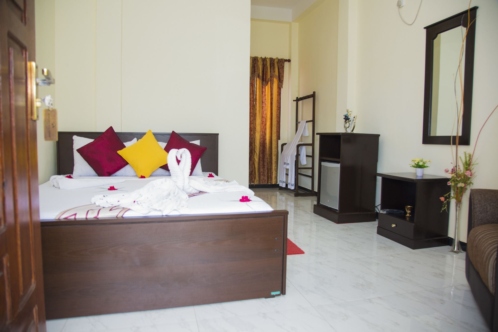 Aa Inn Trincomalee Exterior foto